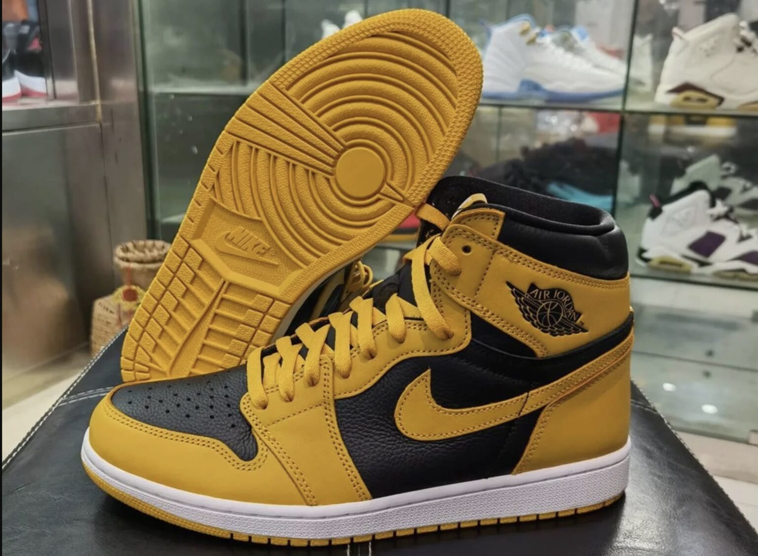 aj1 pollen foot locker