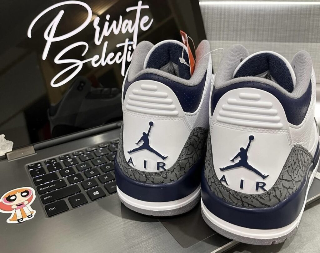 Air-Jordan-3-White-Midnight-Navy-CT8532-140-2