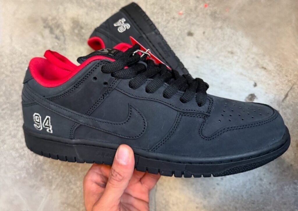 Supreme Nike SB Dunk Low Black Release Info 1068x757